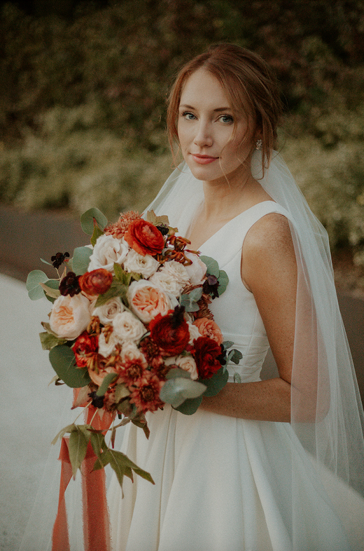 Rust terracotta peach and sage bridal bouquet. Terracotta bouquet Photographer : Bee free Photography Venue: Myriad Gardens